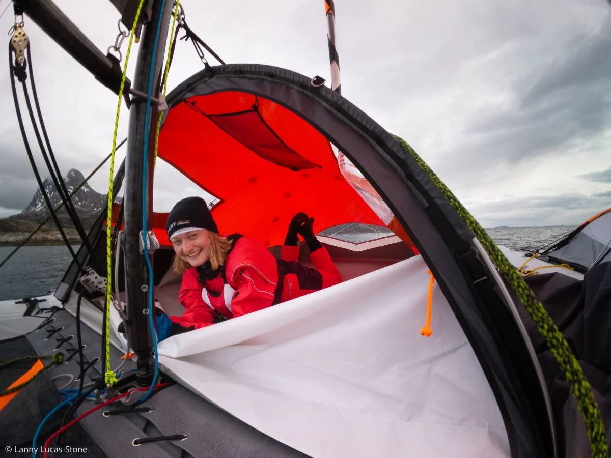 MiniCat 520 Foredeck 